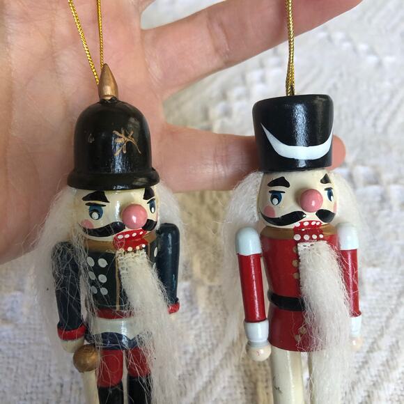 Vintage Wooden Hand Painted Toy Soldier Ornaments Set Of Two Nutcracker 4" - Picture 3 of 8
